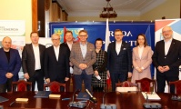 Podpisanie umowy na budowę Hali Powiatowej przy ZS nr 1 w Pabianicach
