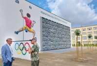 Murale na hali powiatowej